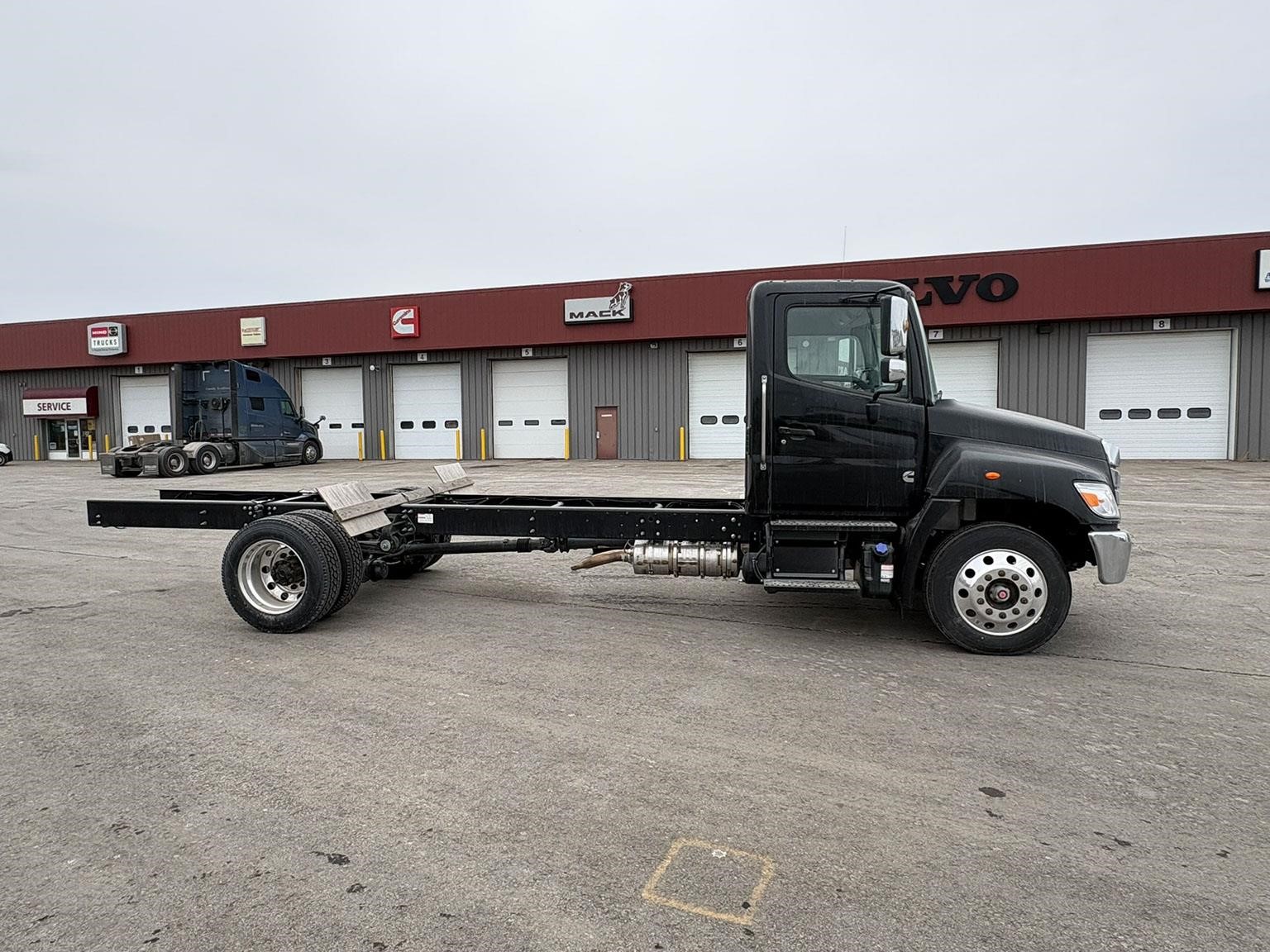 2026 Hino L6 - image 1