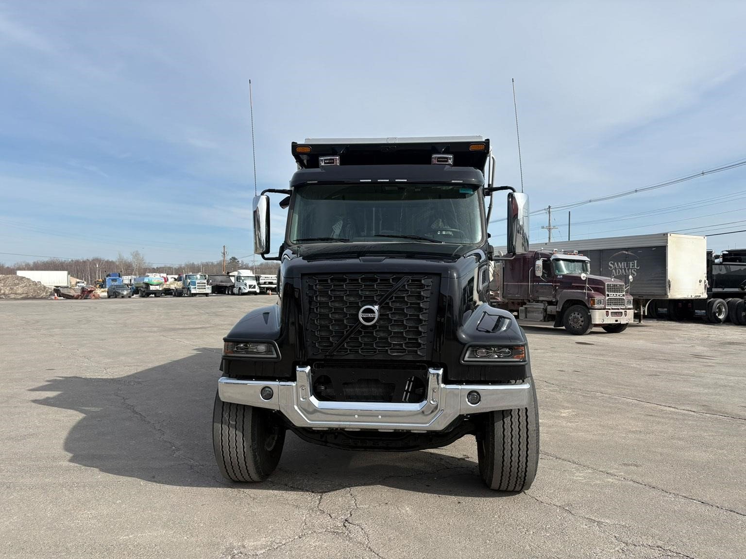 2026 VOLVO VHD64F300 2026 VOLVO VHD64F300 - image 2 of 6