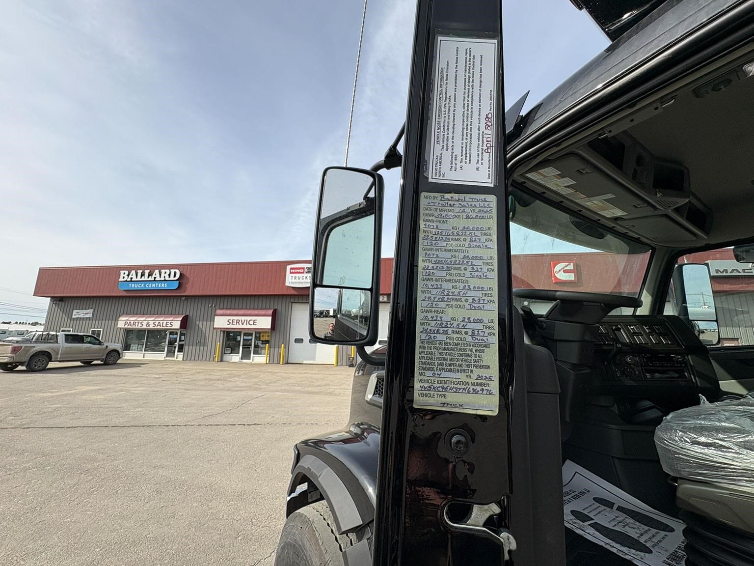 2026 VOLVO VHD64F300 2026 VOLVO VHD64F300 - image 6 of 6