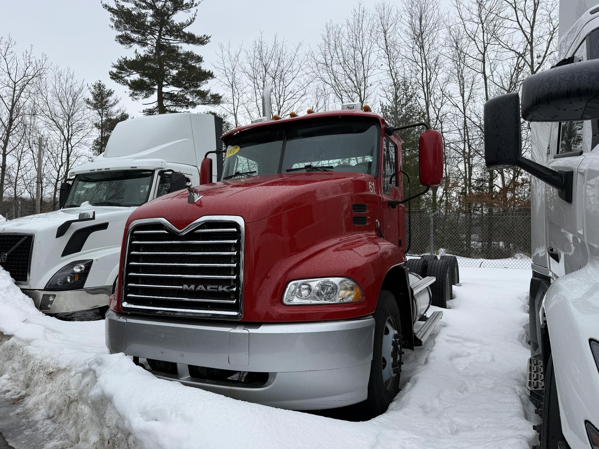 2007 MACK PINNACLE CXP613 2007 MACK PINNACLE CXP613 - image 1 of 5