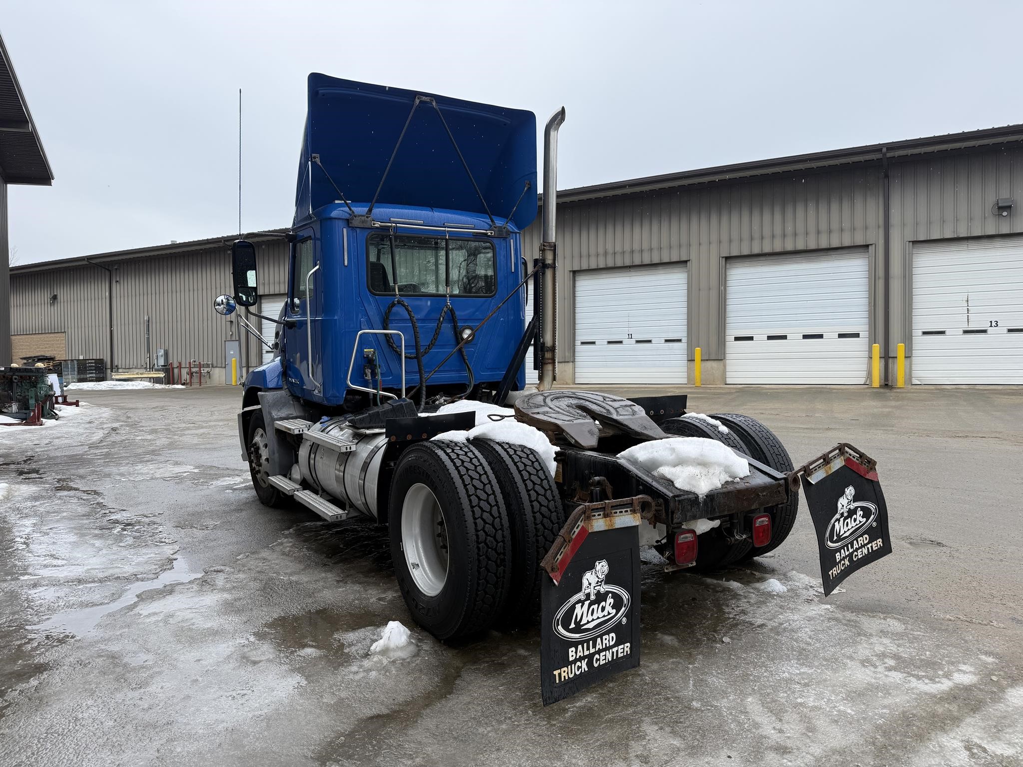 2015 MACK PINNACLE CXU612 2015 MACK PINNACLE CXU612 - image 3 of 6