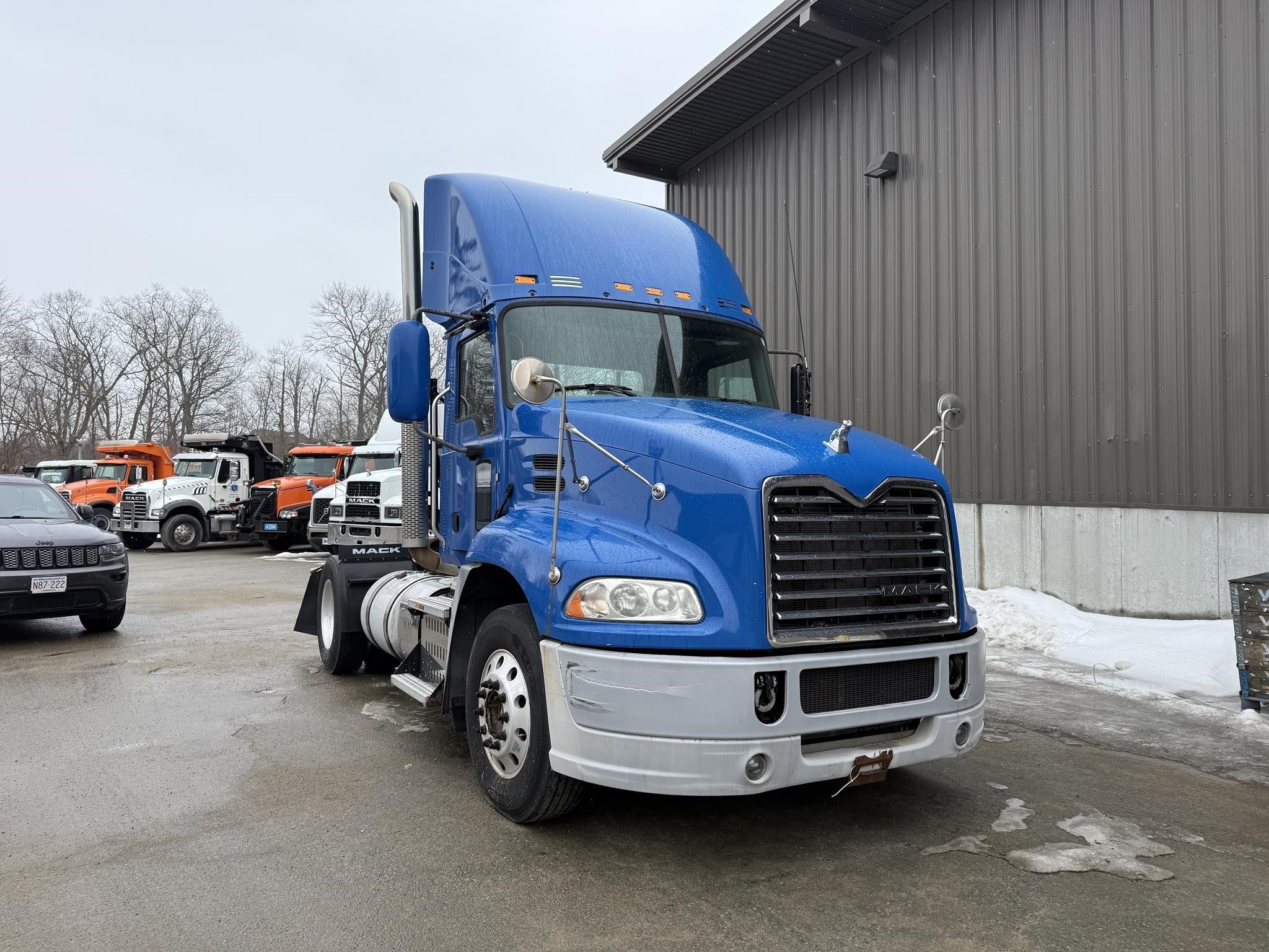 2015 MACK PINNACLE CXU612 2015 MACK PINNACLE CXU612 - image 2 of 6