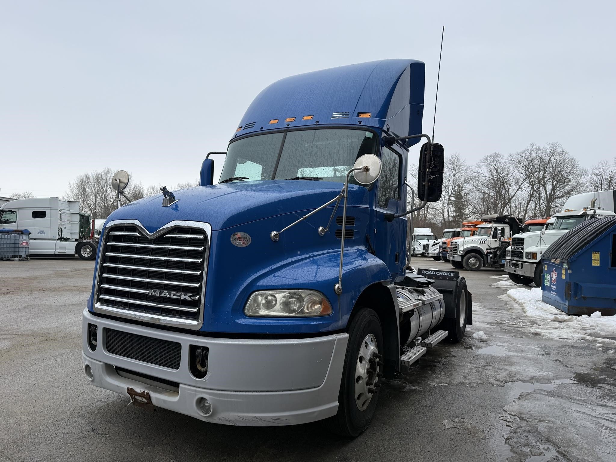 2015 MACK PINNACLE CXU612 2015 MACK PINNACLE CXU612 - image 1 of 6