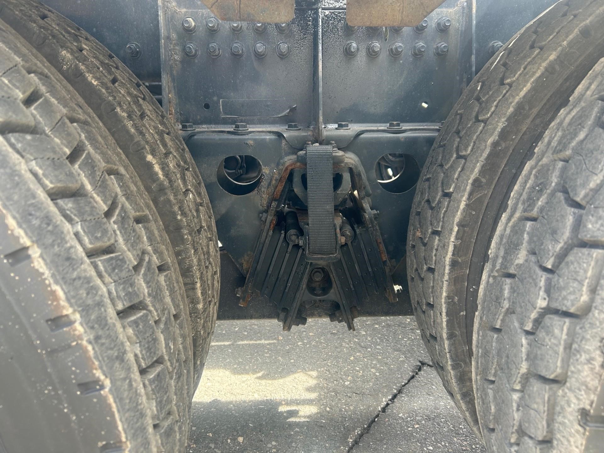 2022 Peterbilt - image 3