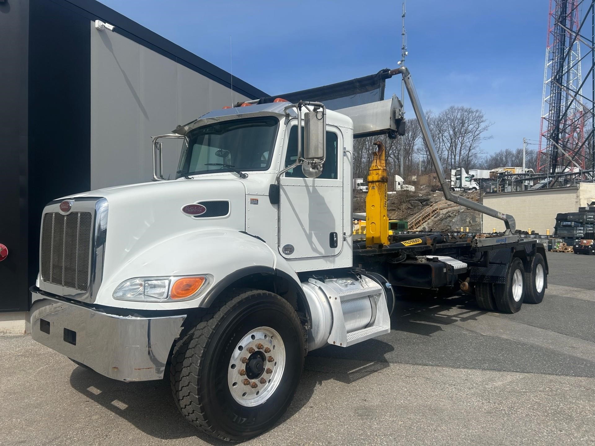 2022 Peterbilt - image 1