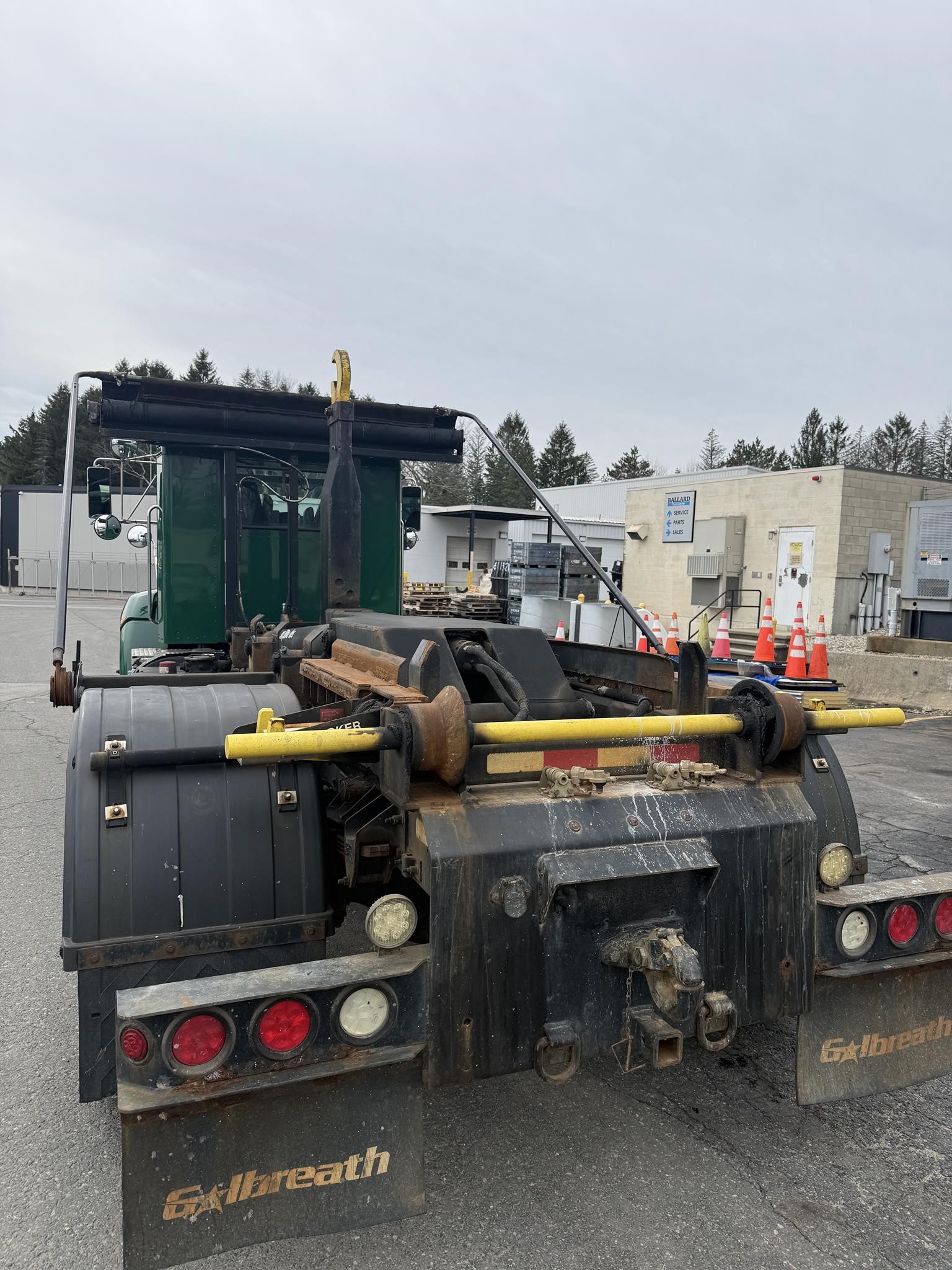 2018 Kenworth T370 - image 2