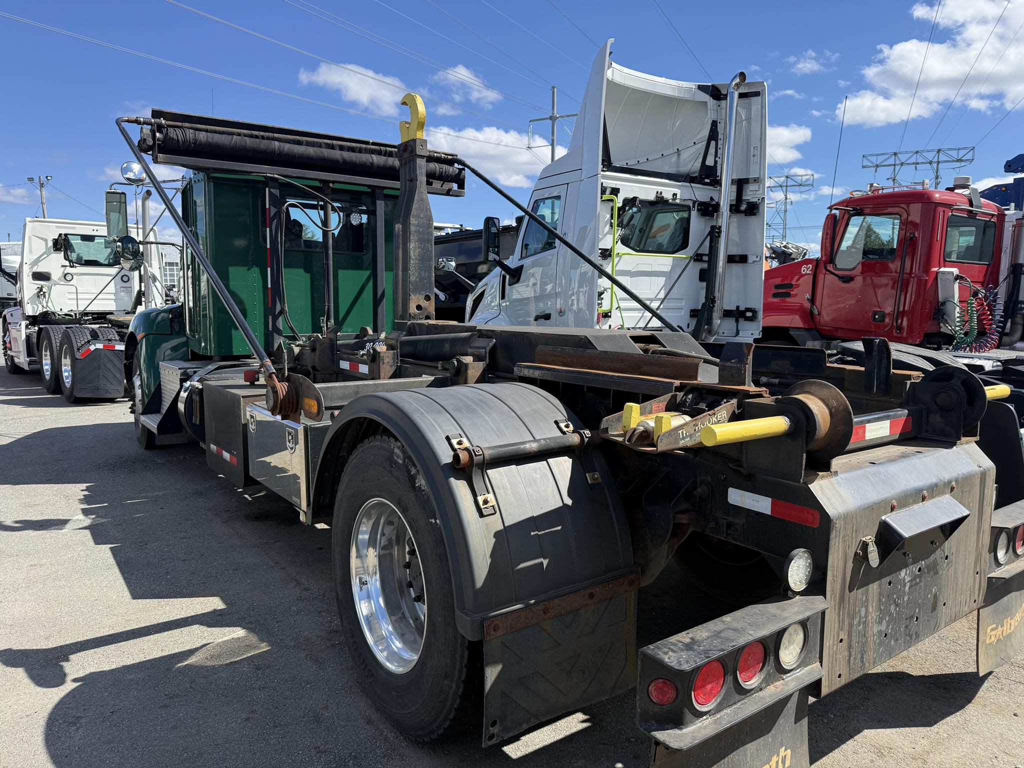 2018 Kenworth T370 - image 2