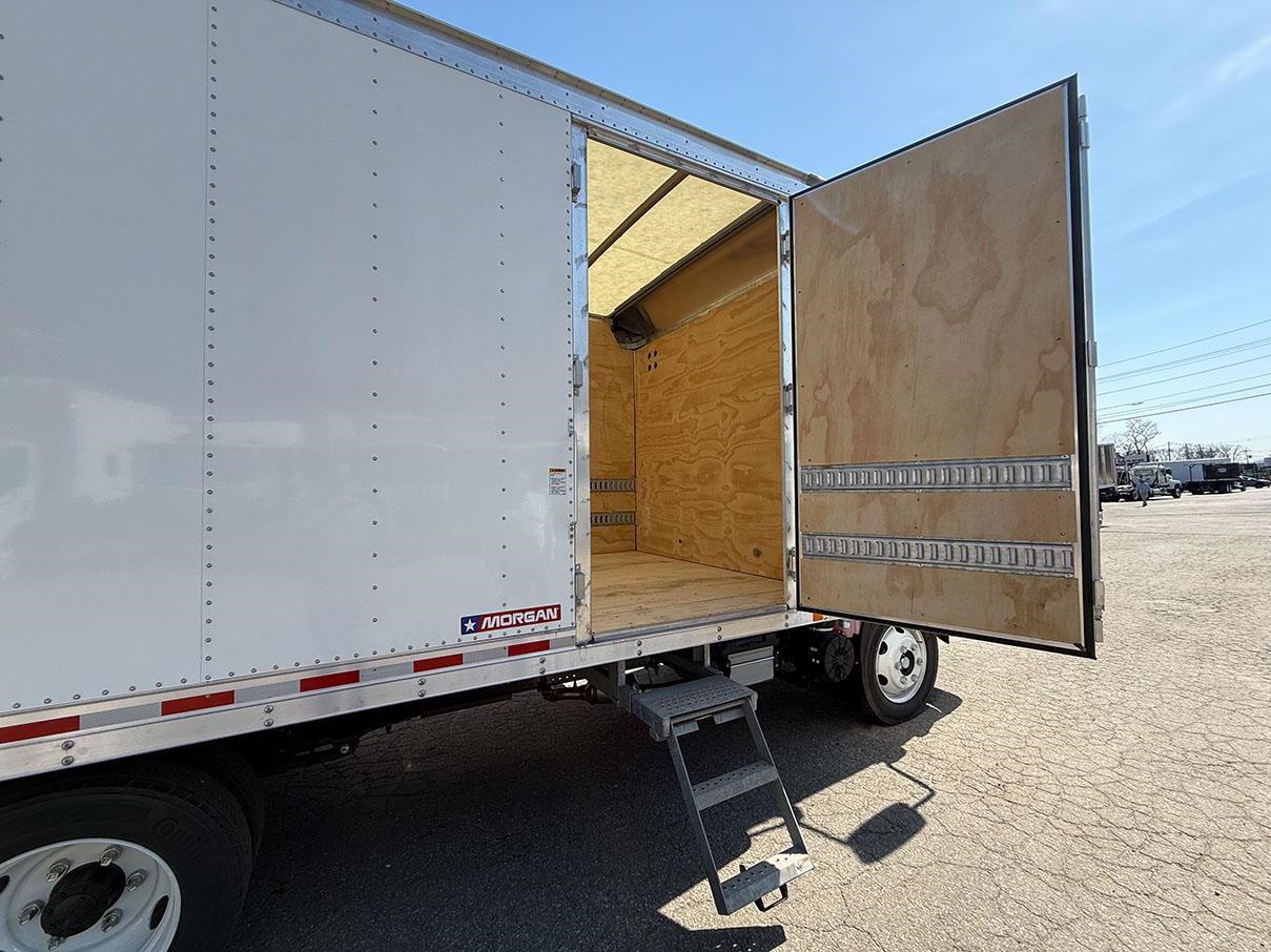 2026 ISUZU NRR - image 4 of 6