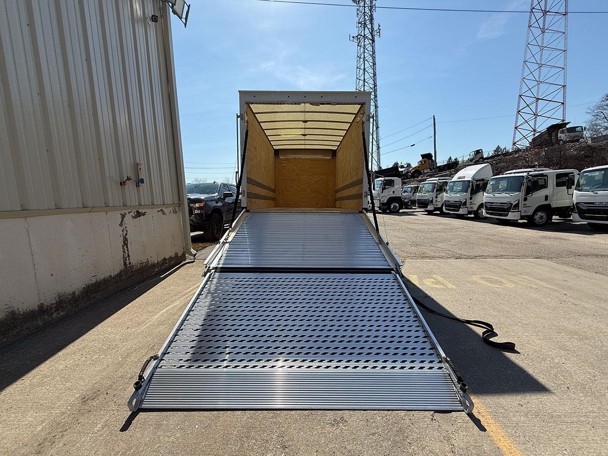 2026 ISUZU NRR - image 6 of 6