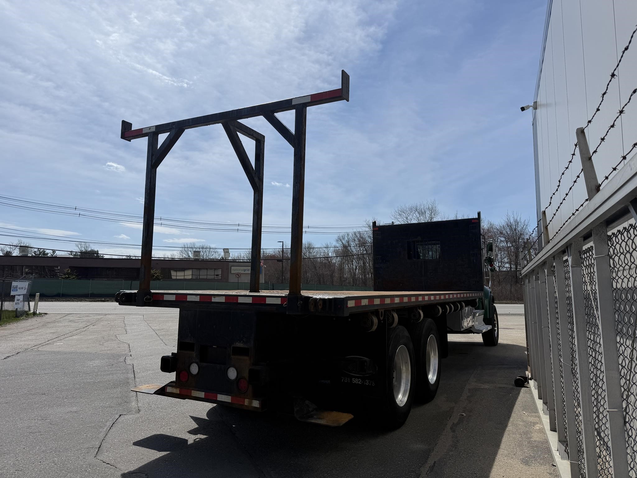 2019 PETERBILT 348 - image 3 of 6