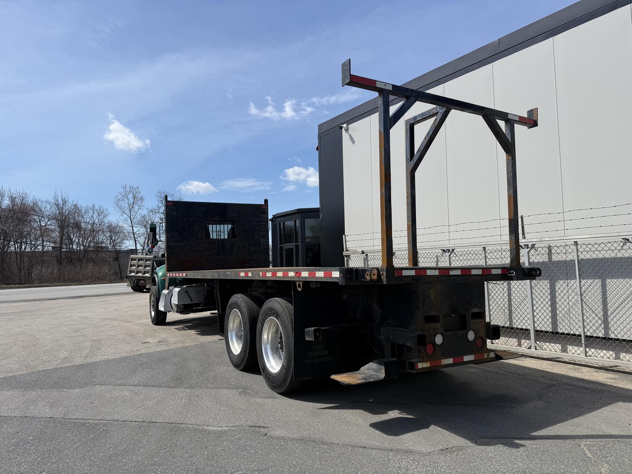 2019 PETERBILT 348 - image 4 of 6