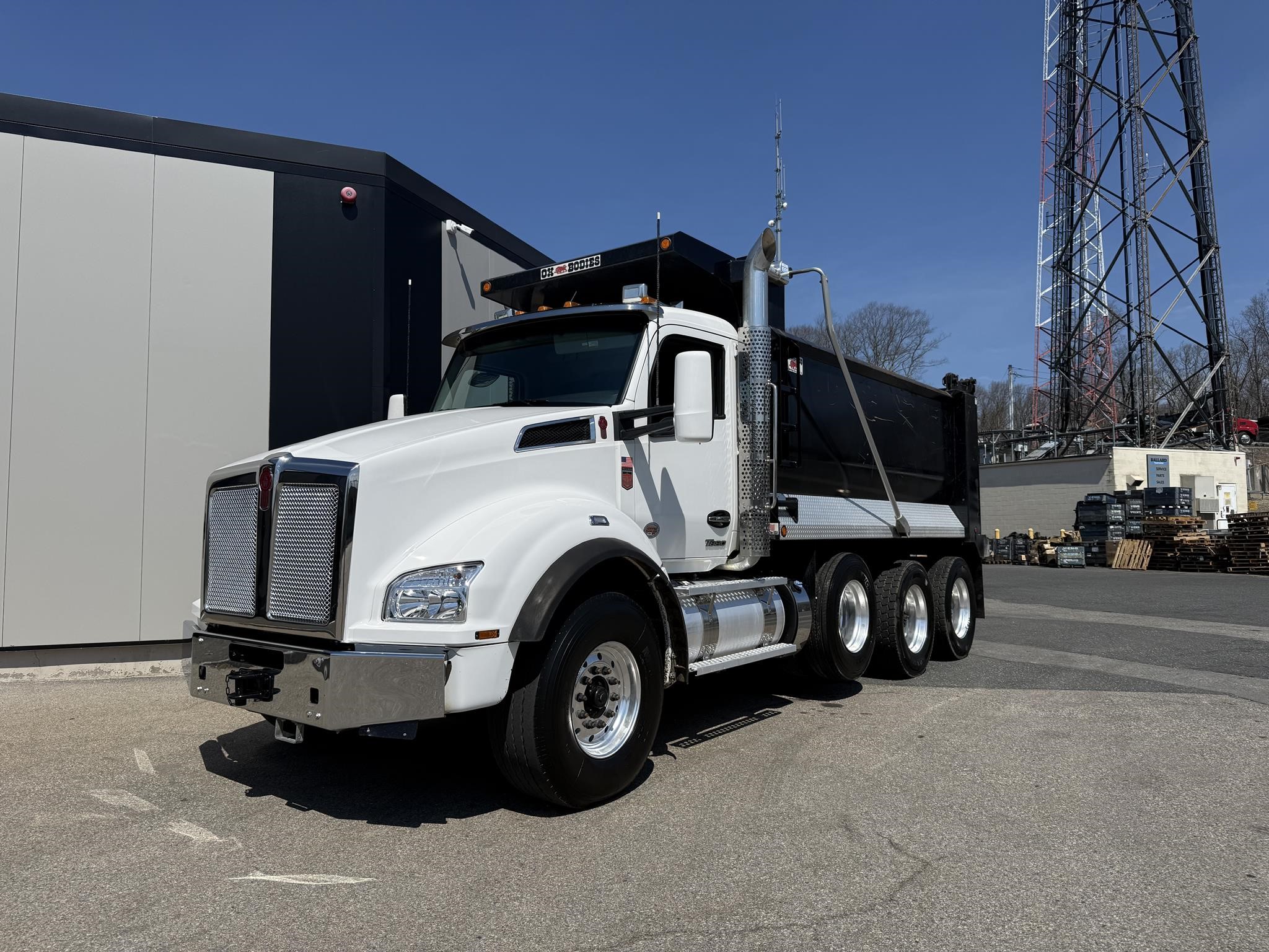 2025 KENWORTH T880 - image 1 of 6