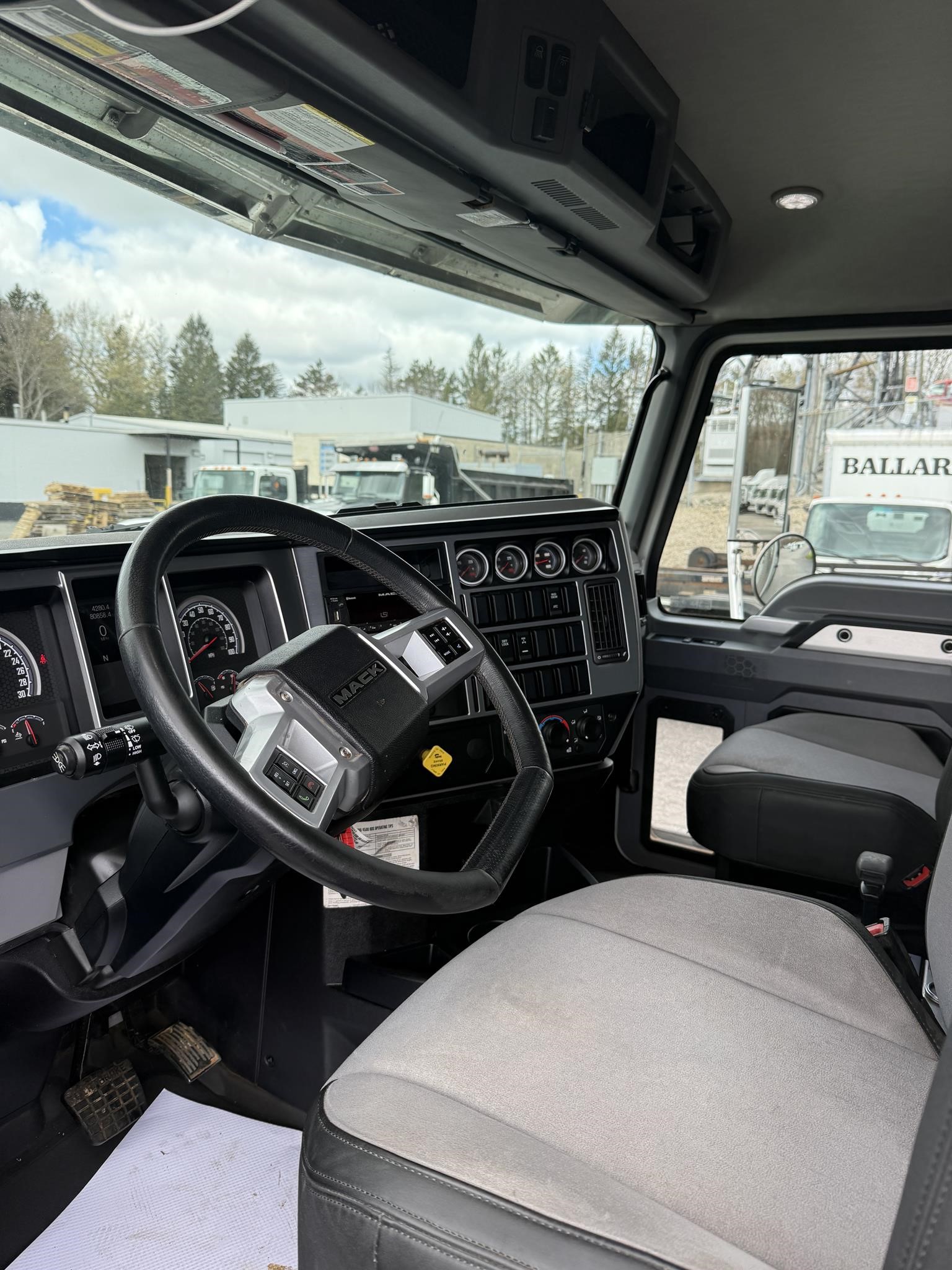 2024 MACK GRANITE 64FR - image 4 of 6
