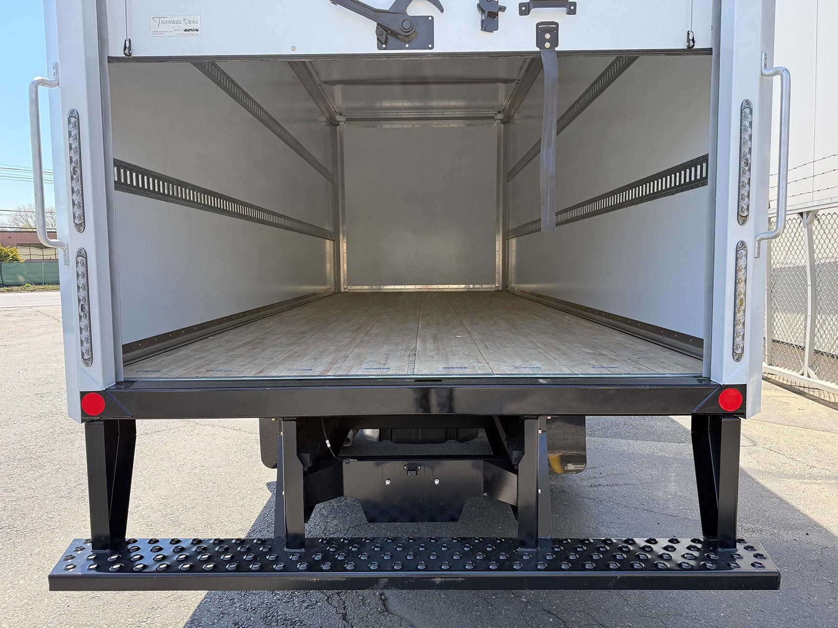 2026 ISUZU NPR HD - image 6 of 6