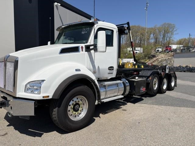 2025 KENWORTH T880 - image 1 of 6