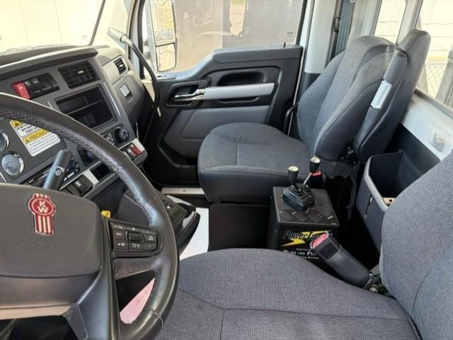 2025 KENWORTH T880 - image 3 of 6