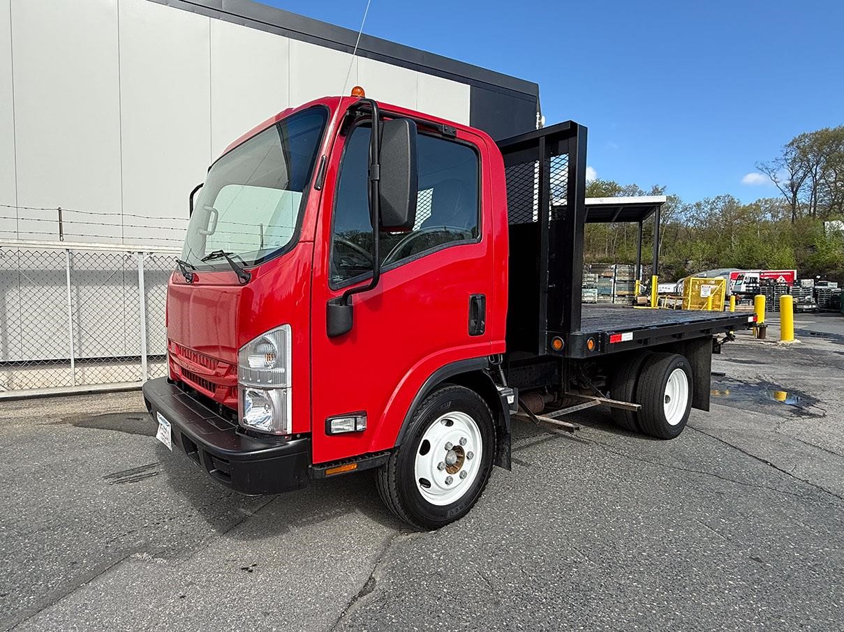 2016 ISUZU NPR HD - image 2 of 6