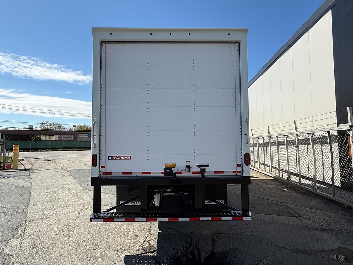 2024 ISUZU NPR - image 5 of 6
