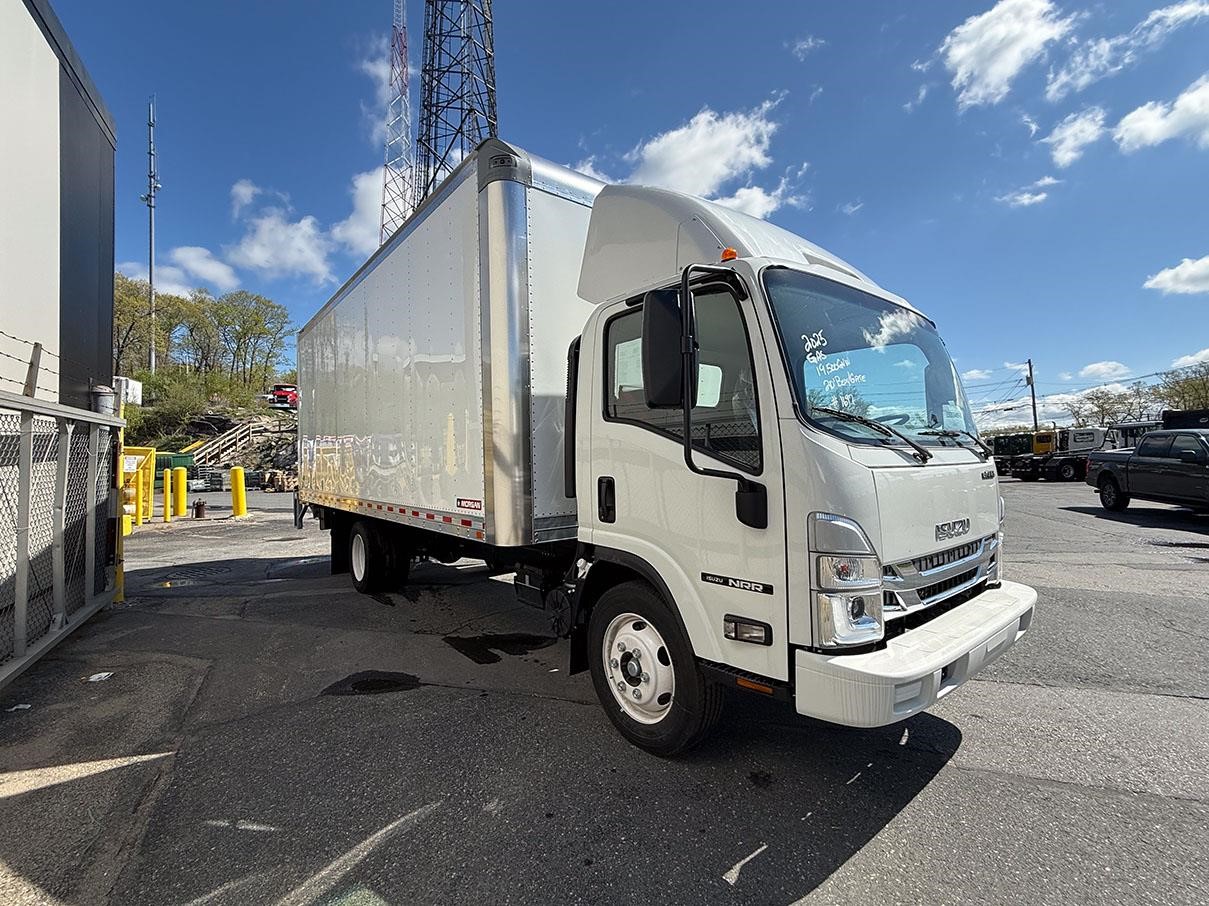 2025 ISUZU NRR - image 1 of 6