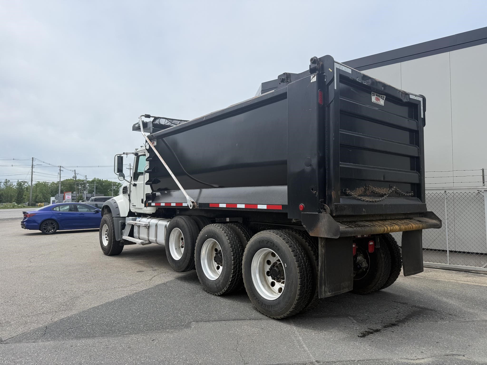 2024 Mack Granite — photo 3