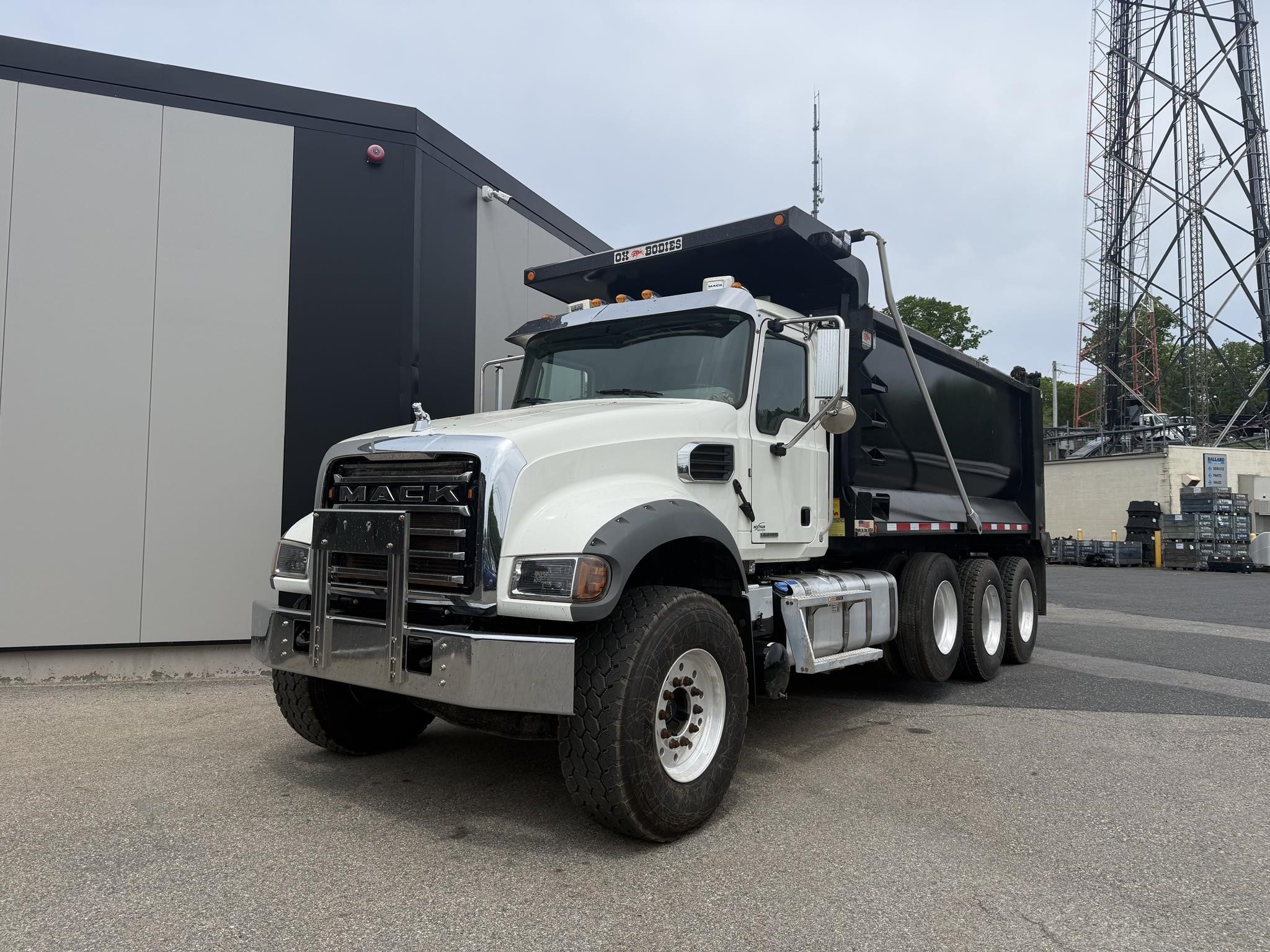 2024 Mack Granite