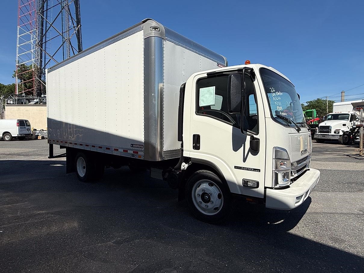2026 ISUZU NPR HD - image 3 of 6