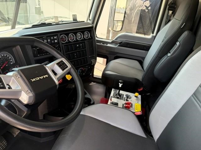 2026 MACK GRANITE 64FR 2026 MACK GRANITE 64FR - image 3 of 6