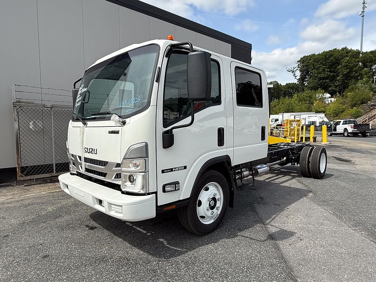 2027 Isuzu NRR in Worcester, MA — photo 2
