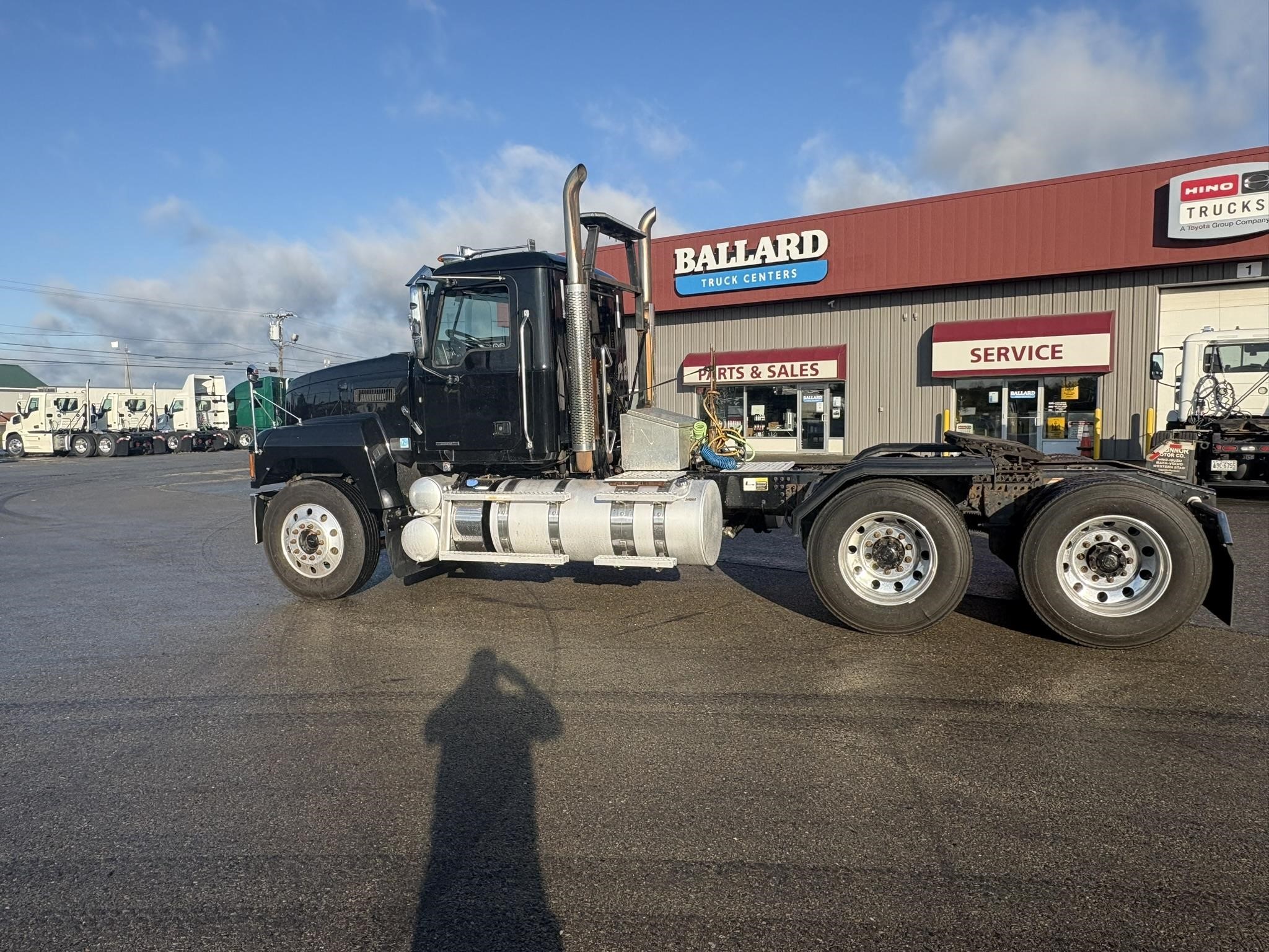 2019 MACK PI64 2019 MACK PI64 - image 2 of 6