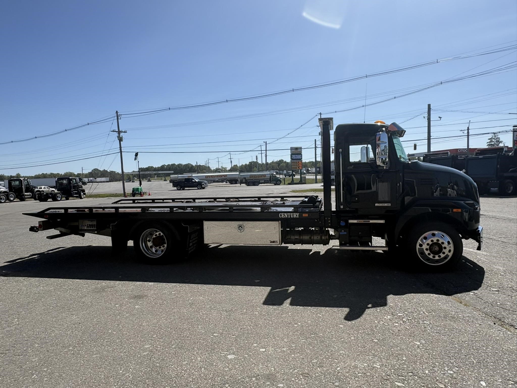 2025 MACK MD6 2025 MACK MD6 - image 2 of 6