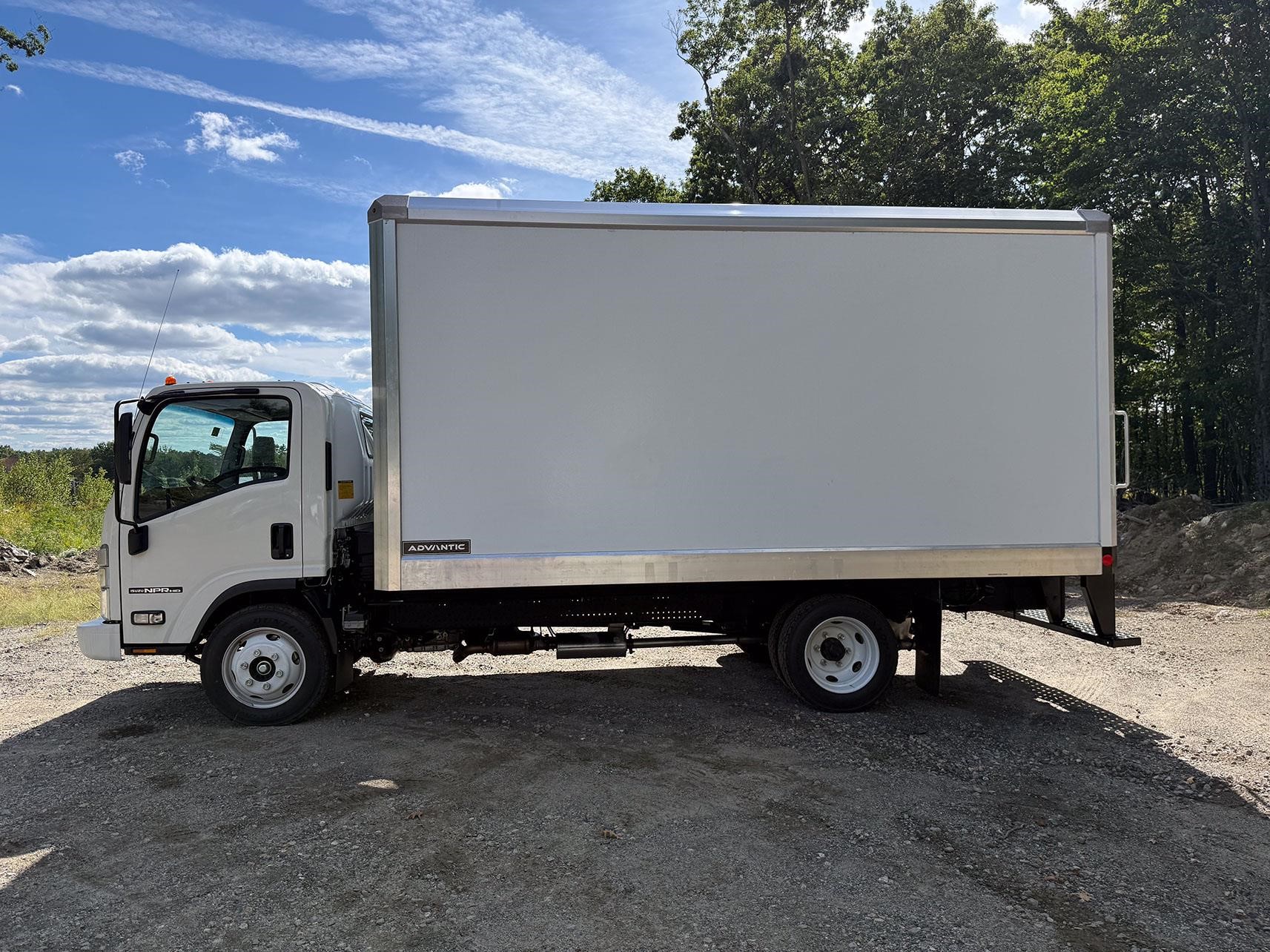 2026 ISUZU NPR HD 2026 ISUZU NPR HD - image 4 of 6