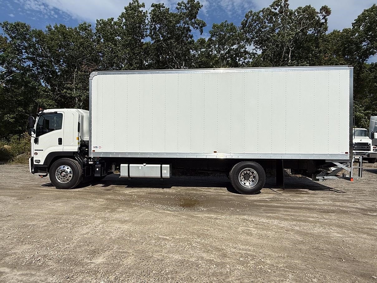 2025 Isuzu FTR in Worcester, MA — photo 4
