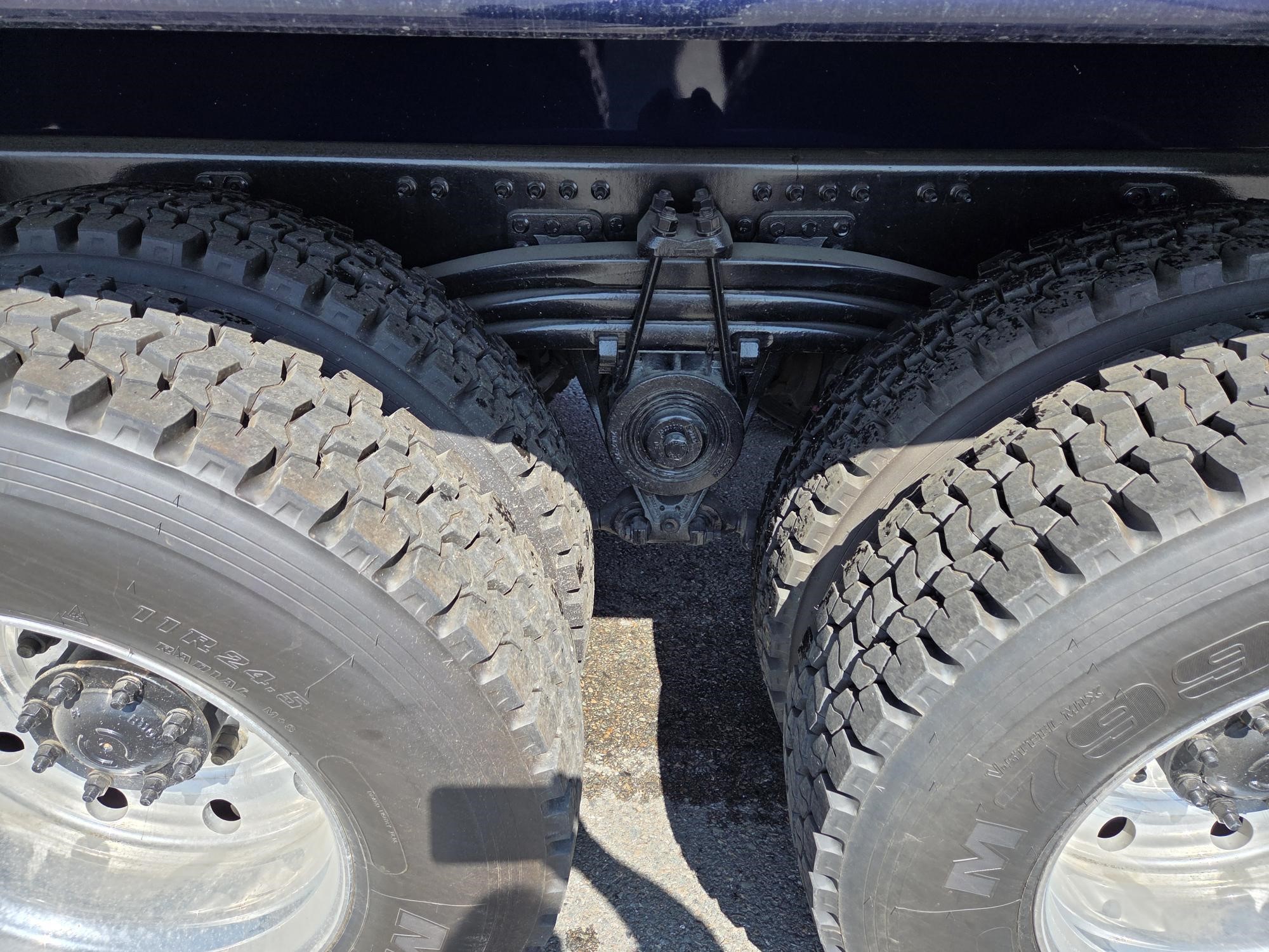 2026 Volvo VHD 300 in Hermon, ME — photo 3