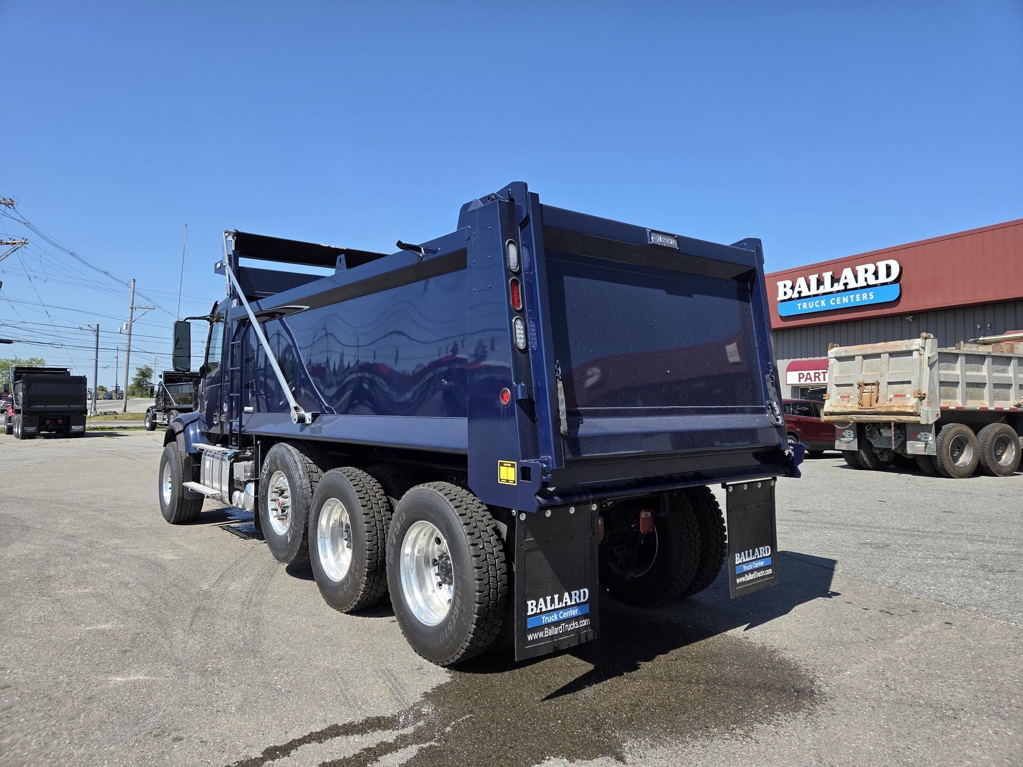 2026 Volvo VHD 300 in Hermon, ME — photo 2