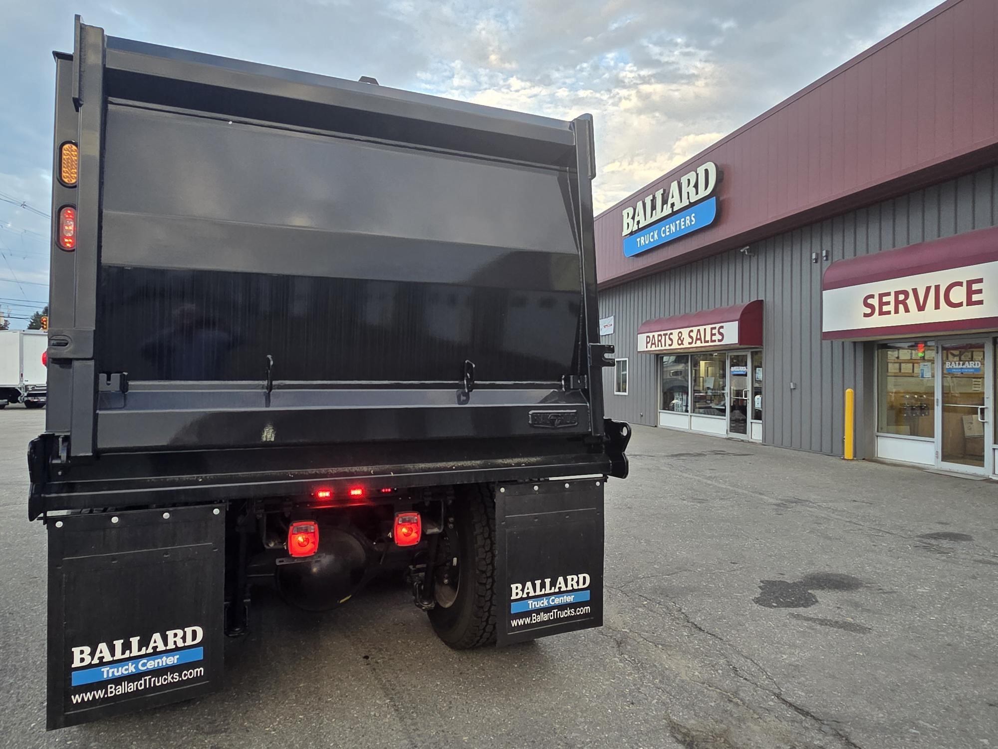 2026 Volvo VHD 300 in Hermon, ME — photo 4