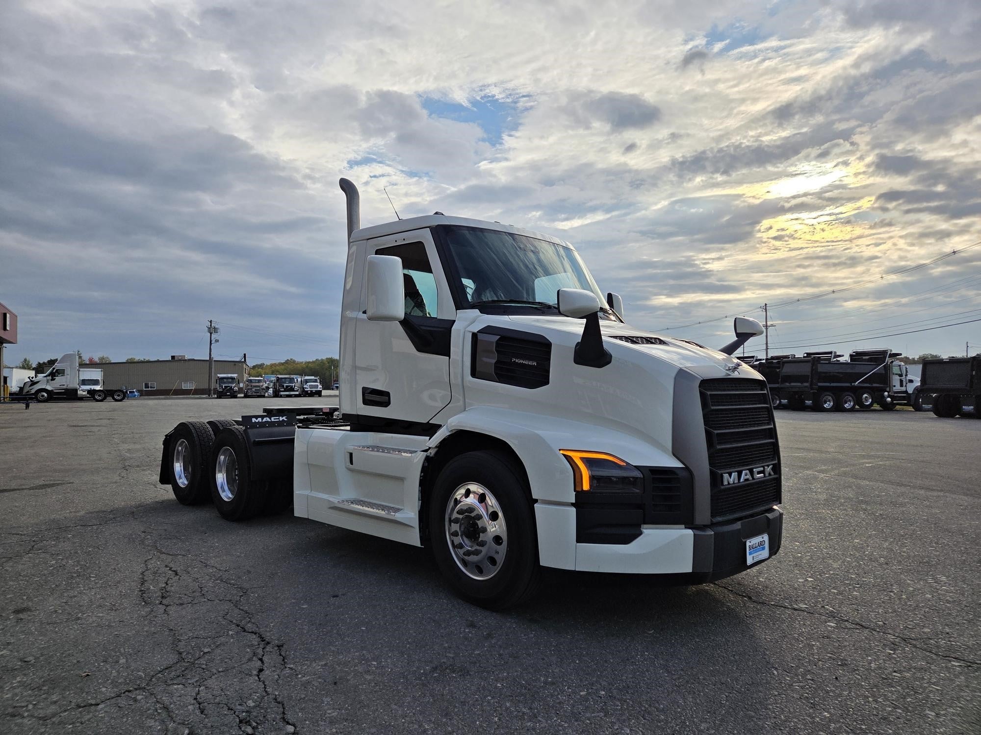 2026 Mack Pioneer in Hermon, ME — photo 4